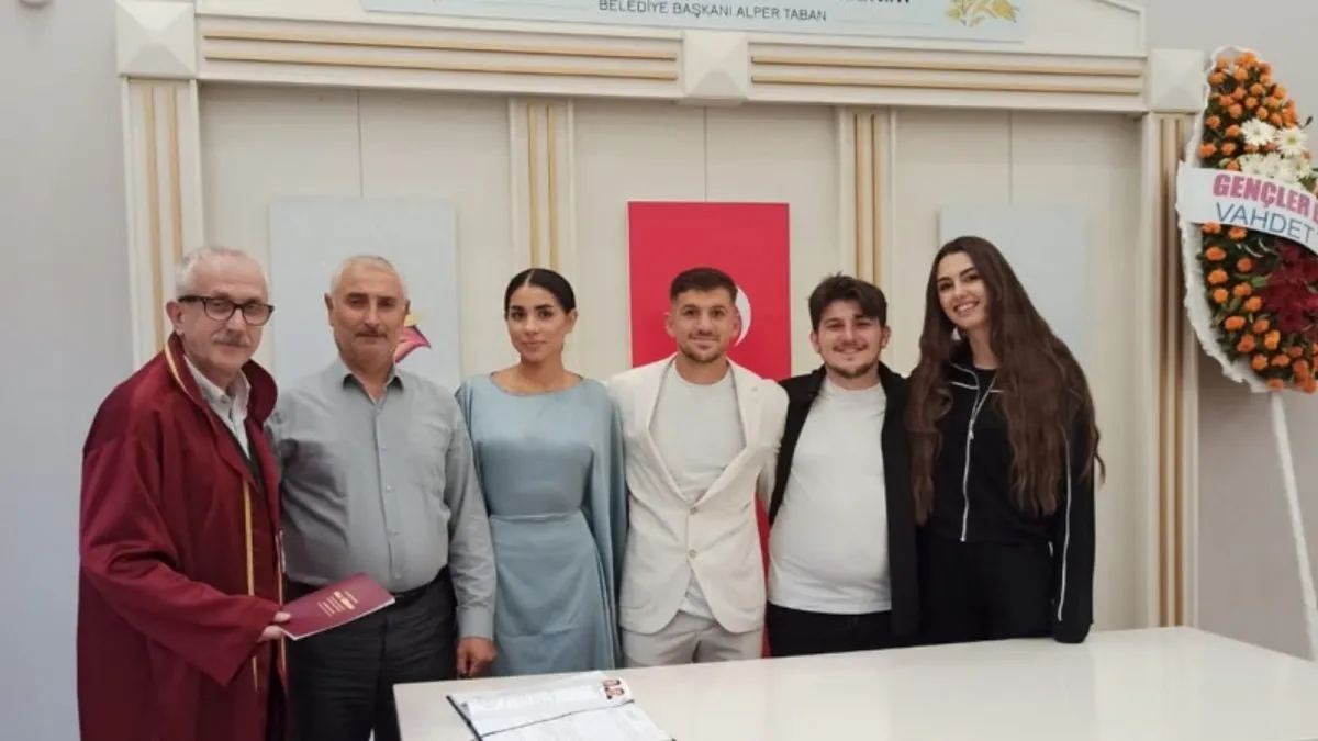 Yeşil sahada golünü attı; nikah masasına koştu