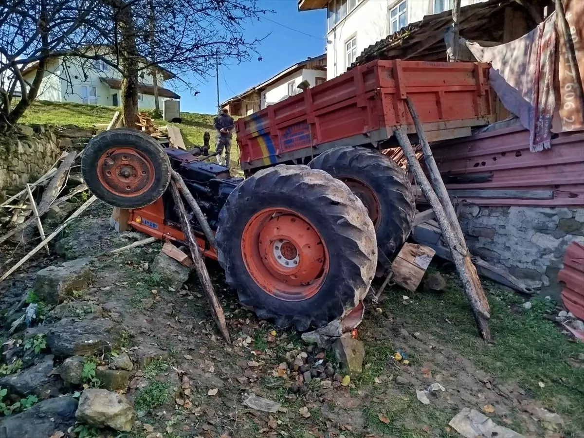 Ovacık’ta Traktör Devrildi, Sürücü Yaralandı