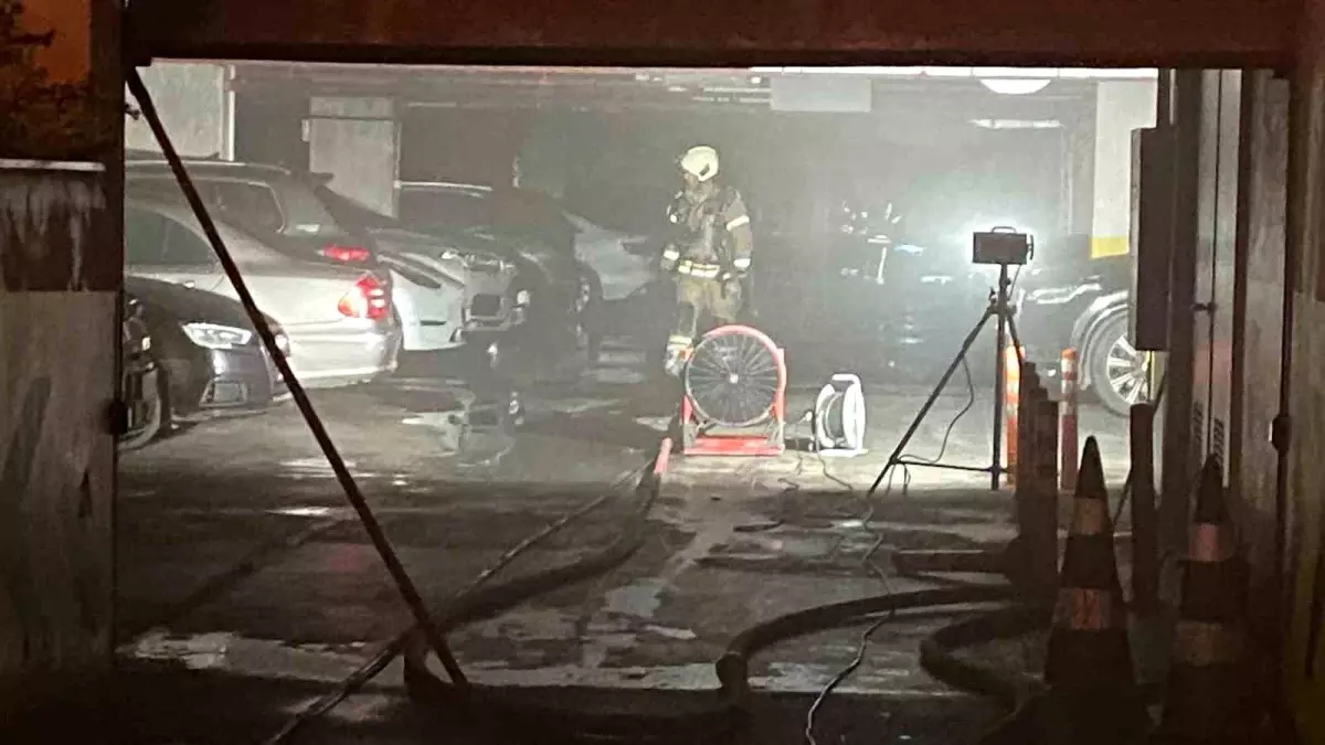Başakşehir’de Elektrikli Araç Yangını Paniği