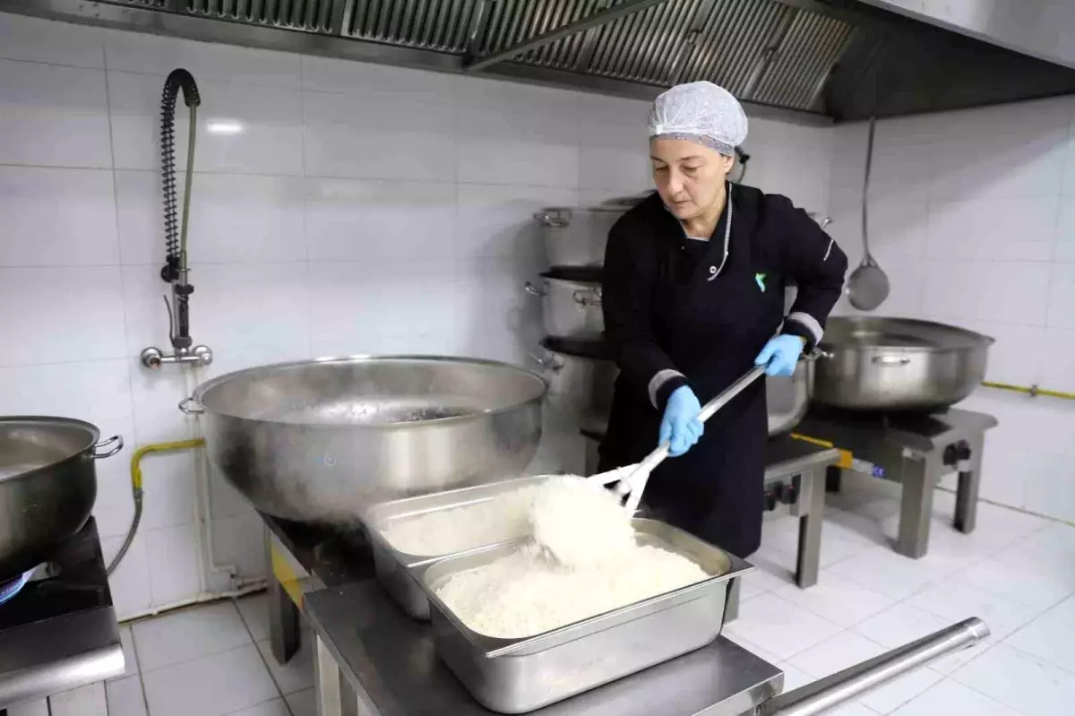 Ordu’da Aşevi, Her Gün 1000 İnsana Sıcak Yemek Dağıtıyor