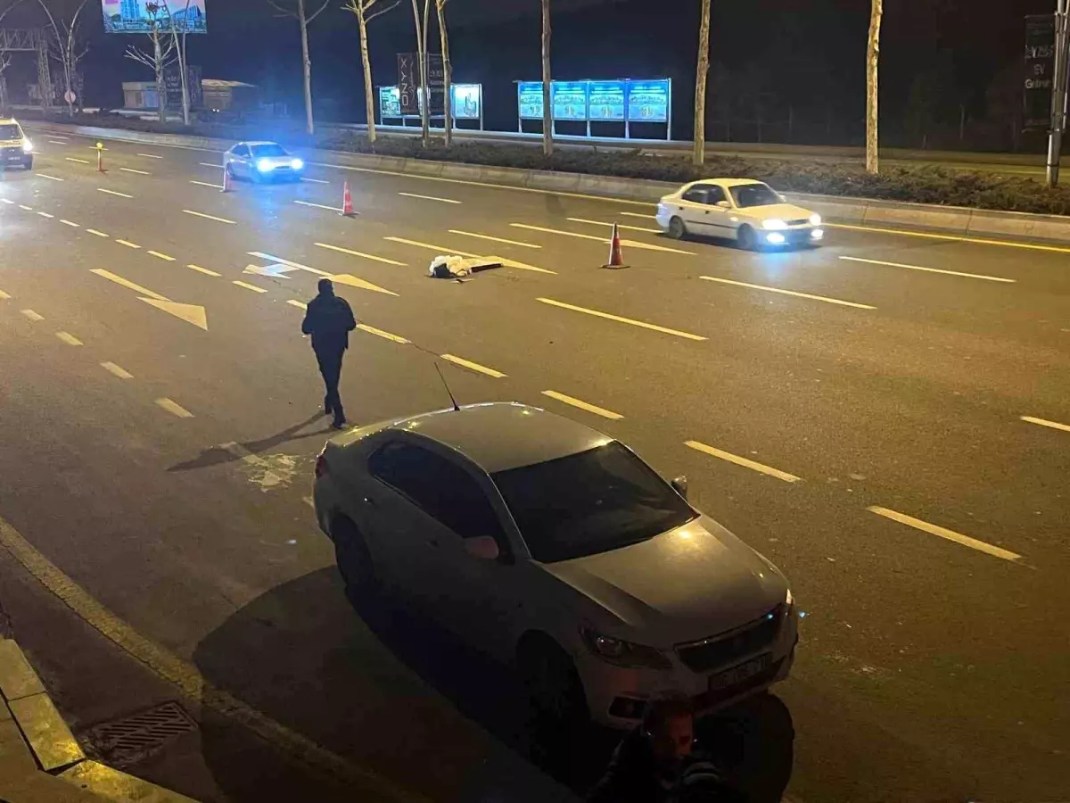 Ankara’da Kadın Araçtan Atladı, Hayatını Kaybetti