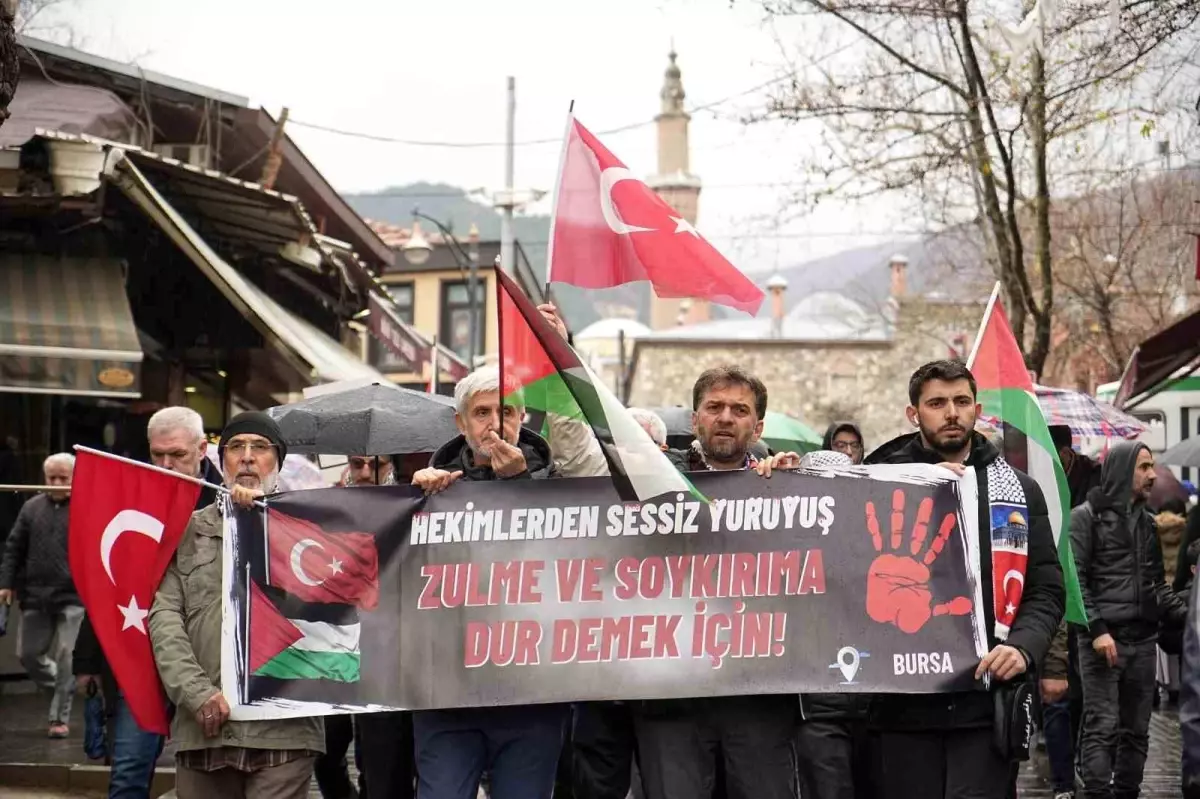 Bursa’da Sağlıkçılardan Filistin’e Destek Yürüyüşü