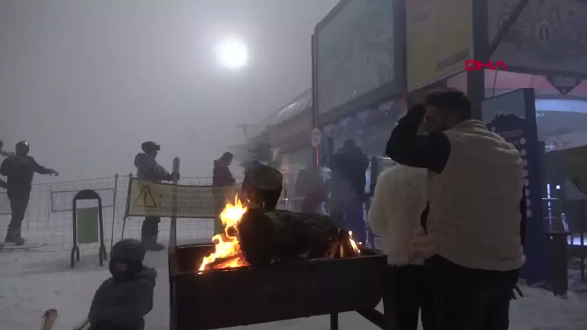 Erciyes Kayak Merkezi’nde Meşaleli Gece Kayağı Etkinliği