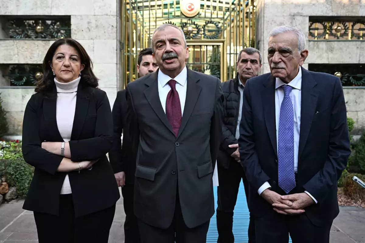 Sırrı Süreyya Önder’den kritik görüşme sonrası gazeteciye uyarı