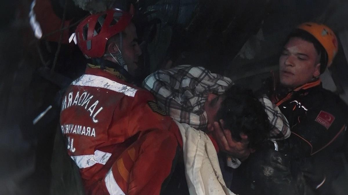 6 ŞUBAT’IN MUCİZE İSİMLERİNDEN: Perdenin arkasından salladığı el hafızalara kazınmıştı…