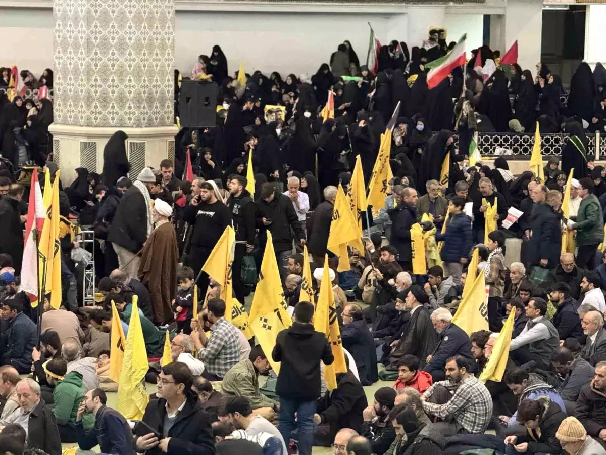 İran’da Hizbullah’ın eski lideri Nasrallah ve halefi Safiyuddin için anma töreni
