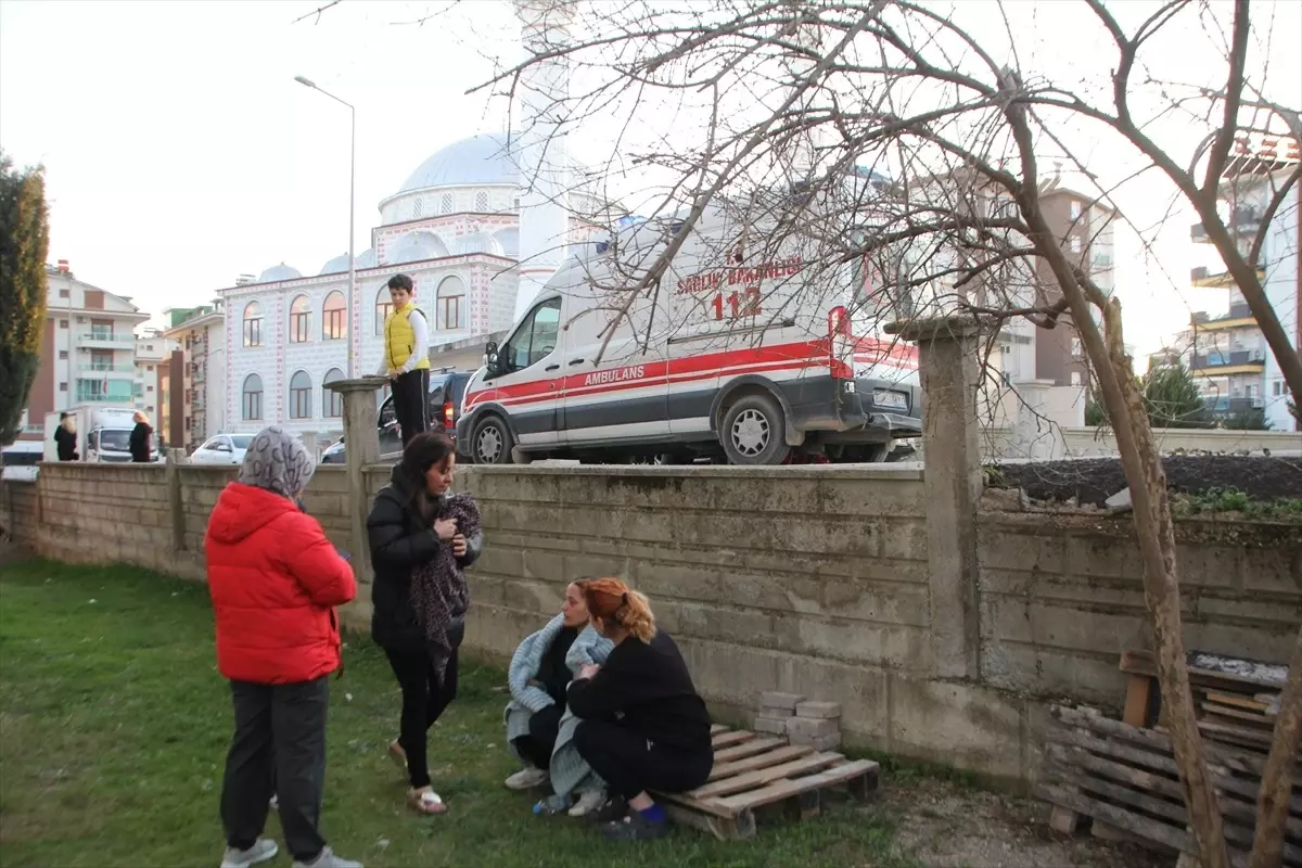 Serik’te Yangın: 4 Kişi Dumandan Etkilendi