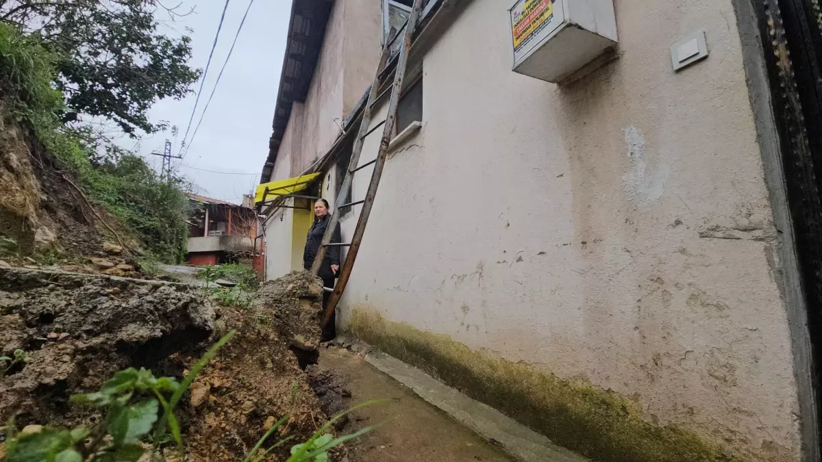 Zonguldak’ta Heyelan Sonrası Yavuz Ailesi Yol Sorunu Yaşıyor